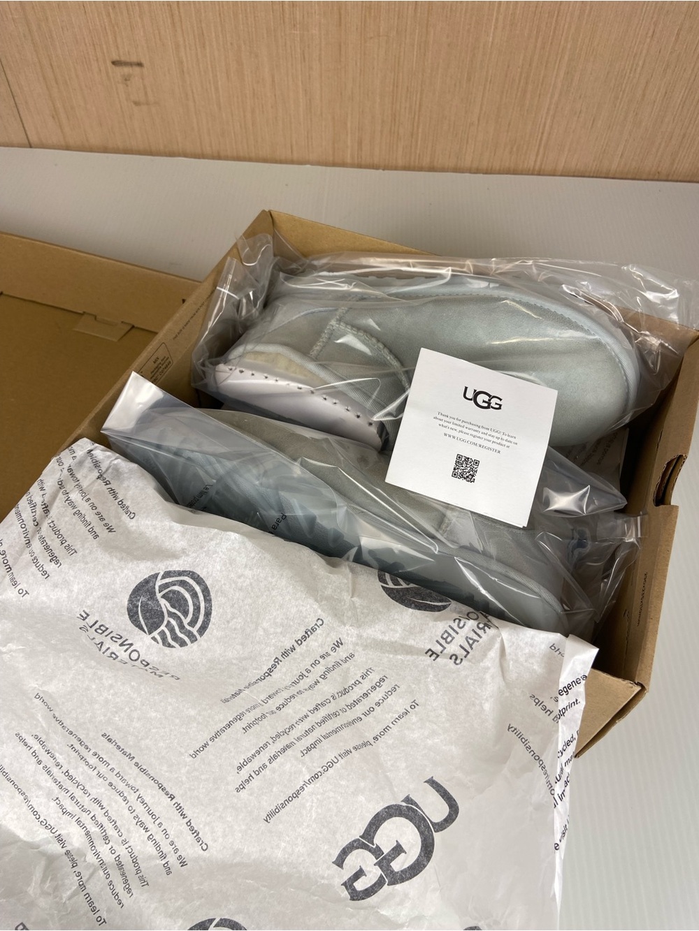 UGG Classic Ultra Mini Goose Light Grey Blue Boots Women’s 6 NIB - Picture 12 of 13